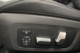 harmaa BMW 330 2022 kuva 22.