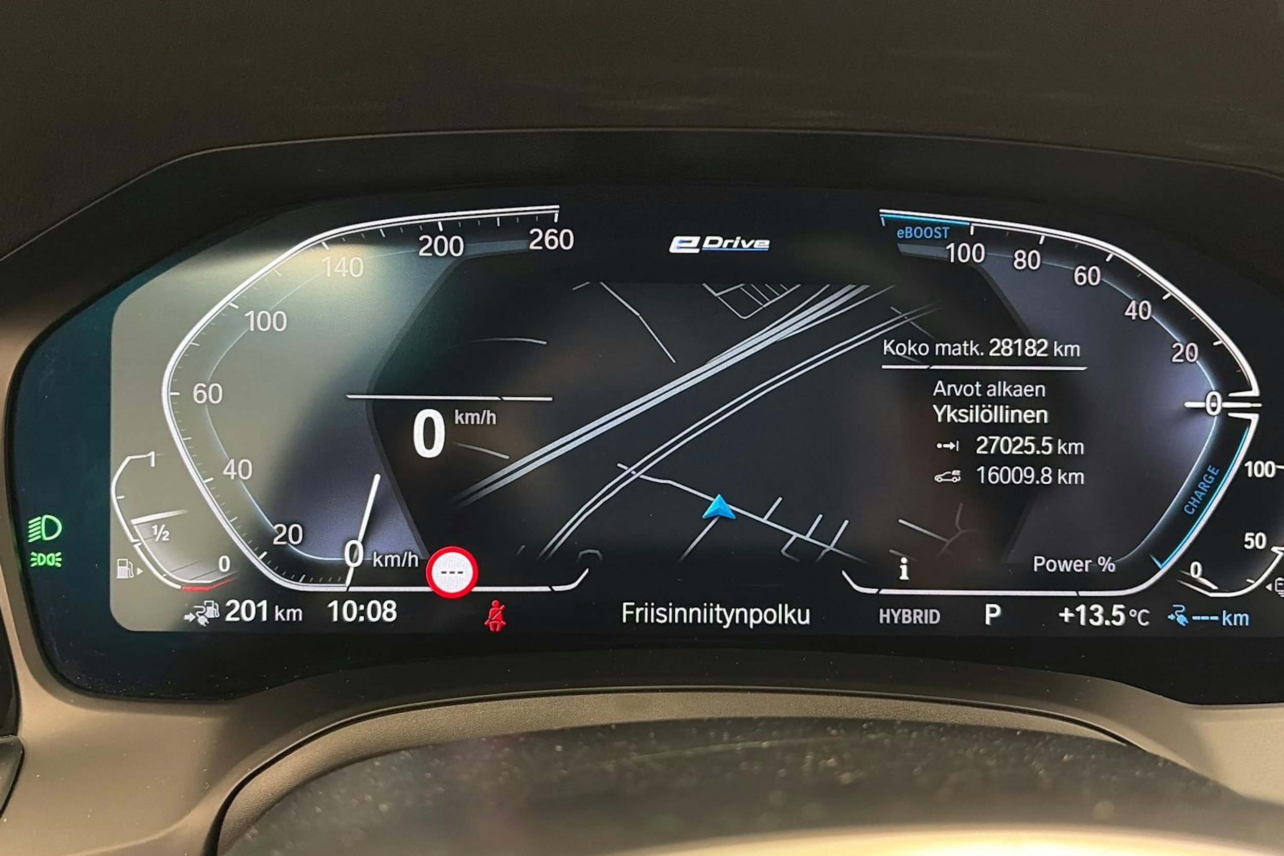 harmaa BMW 330 2022 kuva 24.