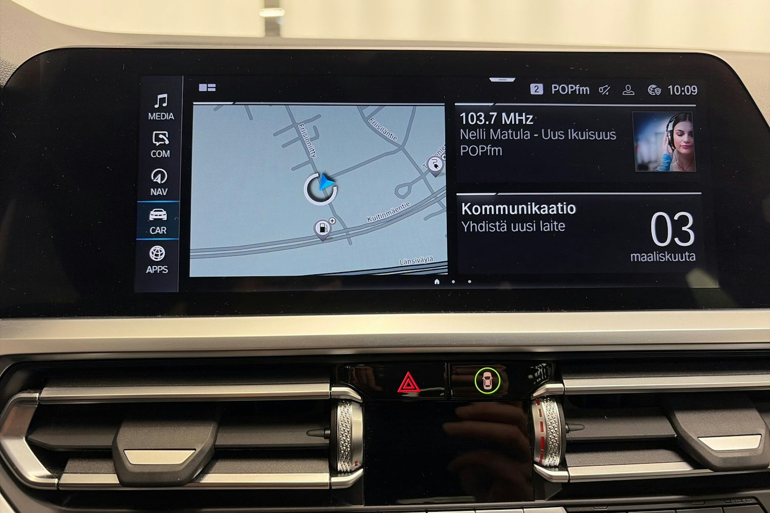 harmaa BMW 330 2022 kuva 28.