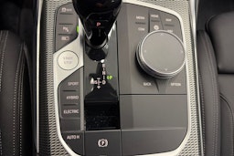 harmaa BMW 330 2022 kuva 35.