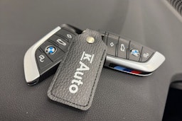 harmaa BMW 330 2022 kuva 36.