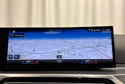 valkoinen BMW 330 2023 kuva 20.