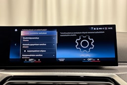 valkoinen BMW 330 2023 kuva 21.