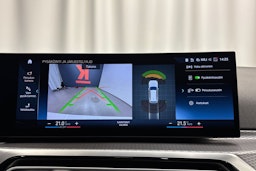 valkoinen BMW 330 2023 kuva 23.