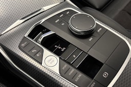 valkoinen BMW 330 2023 kuva 24.