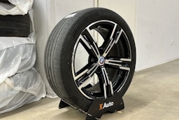 valkoinen BMW 330 2023 kuva 10.