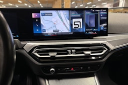 valkoinen BMW 330 2023 kuva 16.