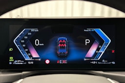 musta BMW 330 2023 kuva 21.