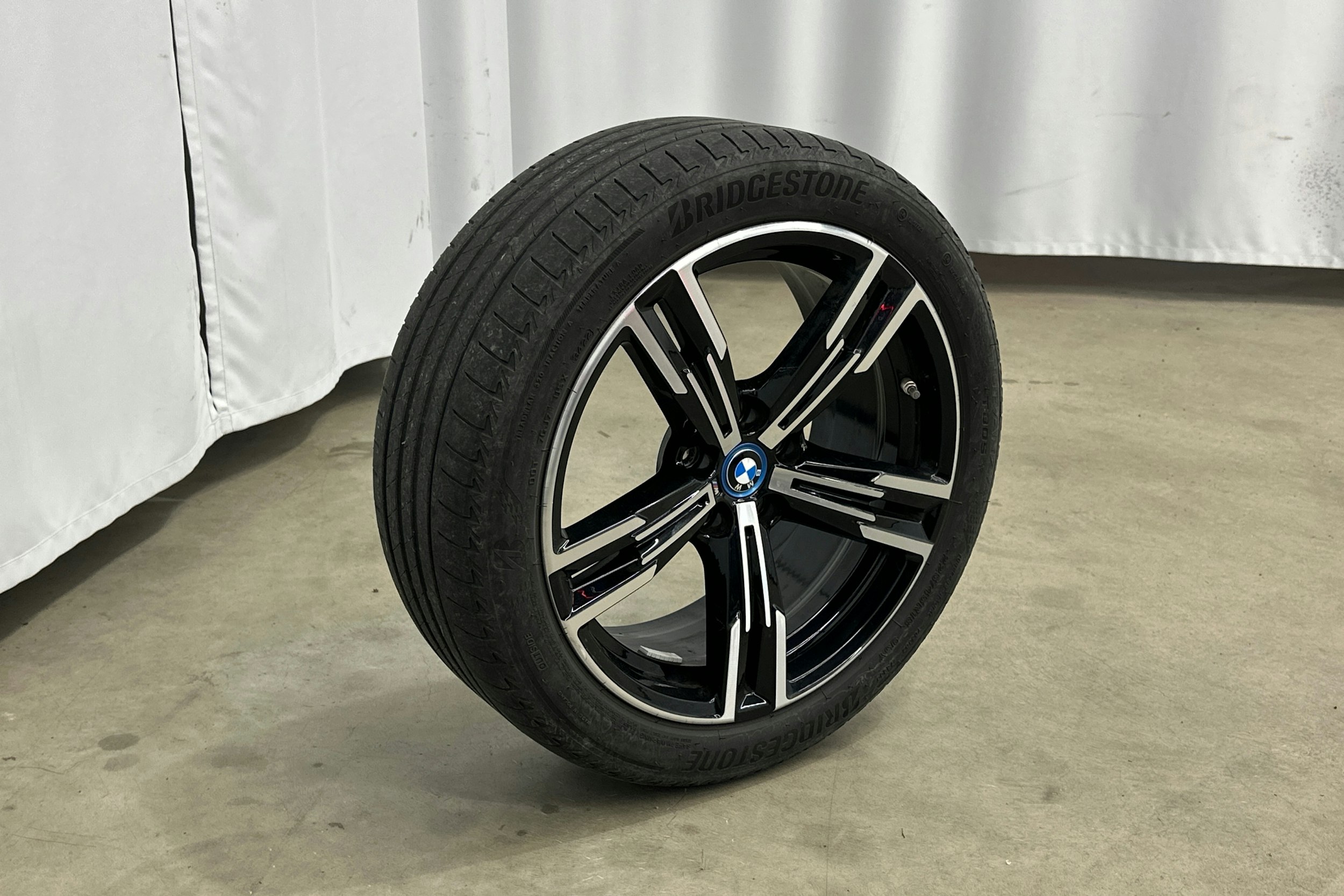 Sininen BMW 330 2023 kuva 15.