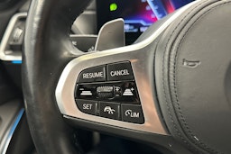 Sininen BMW 330 2023 kuva 19.