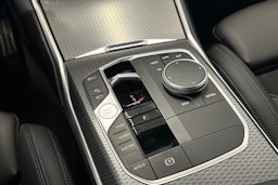 Sininen BMW 330 2023 kuva 26.