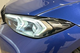 Sininen BMW 330 2023 kuva 30.