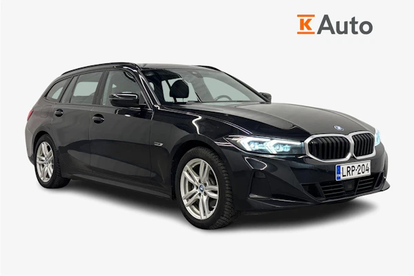 BMW 330 G21 Touring 330e xDrive A Charged Edition
