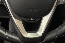 musta BMW 330 2023 kuva 25.