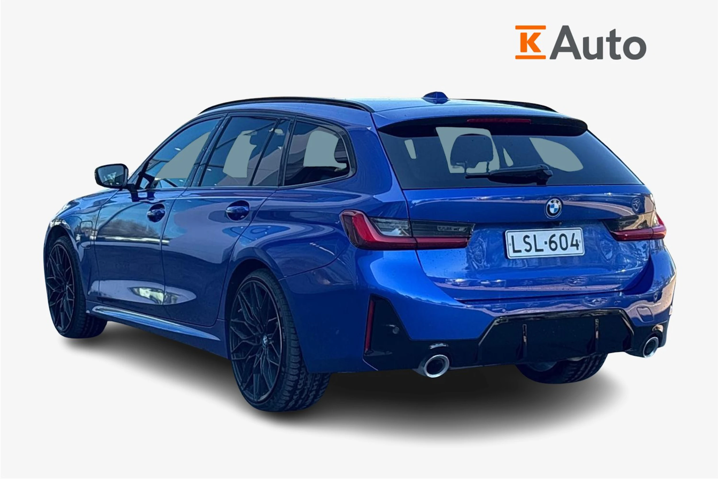 sininen BMW 330 2023 kuva 2.