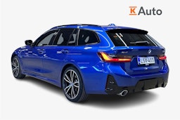 sininen BMW 330 2023 kuva 2.