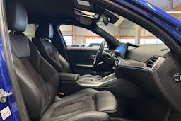 sininen BMW 330 2023 kuva 13.