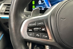 sininen BMW 330 2023 kuva 27.