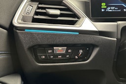 sininen BMW 330 2023 kuva 29.