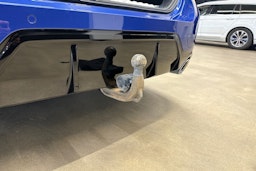 sininen BMW 330 2023 kuva 33.