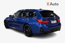 Sininen BMW 330 2023 kuva 2.