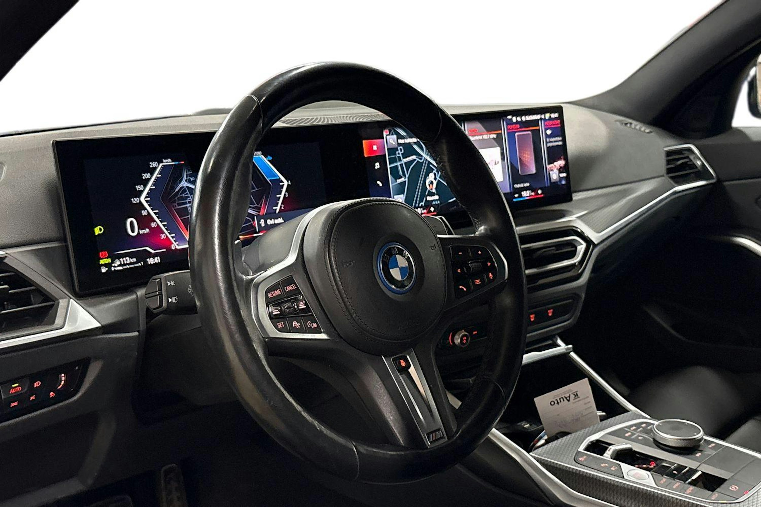 Sininen BMW 330 2023 kuva 3.