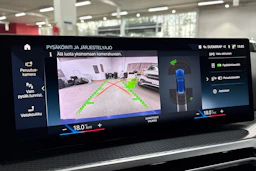 Sininen BMW 330 2023 kuva 14.