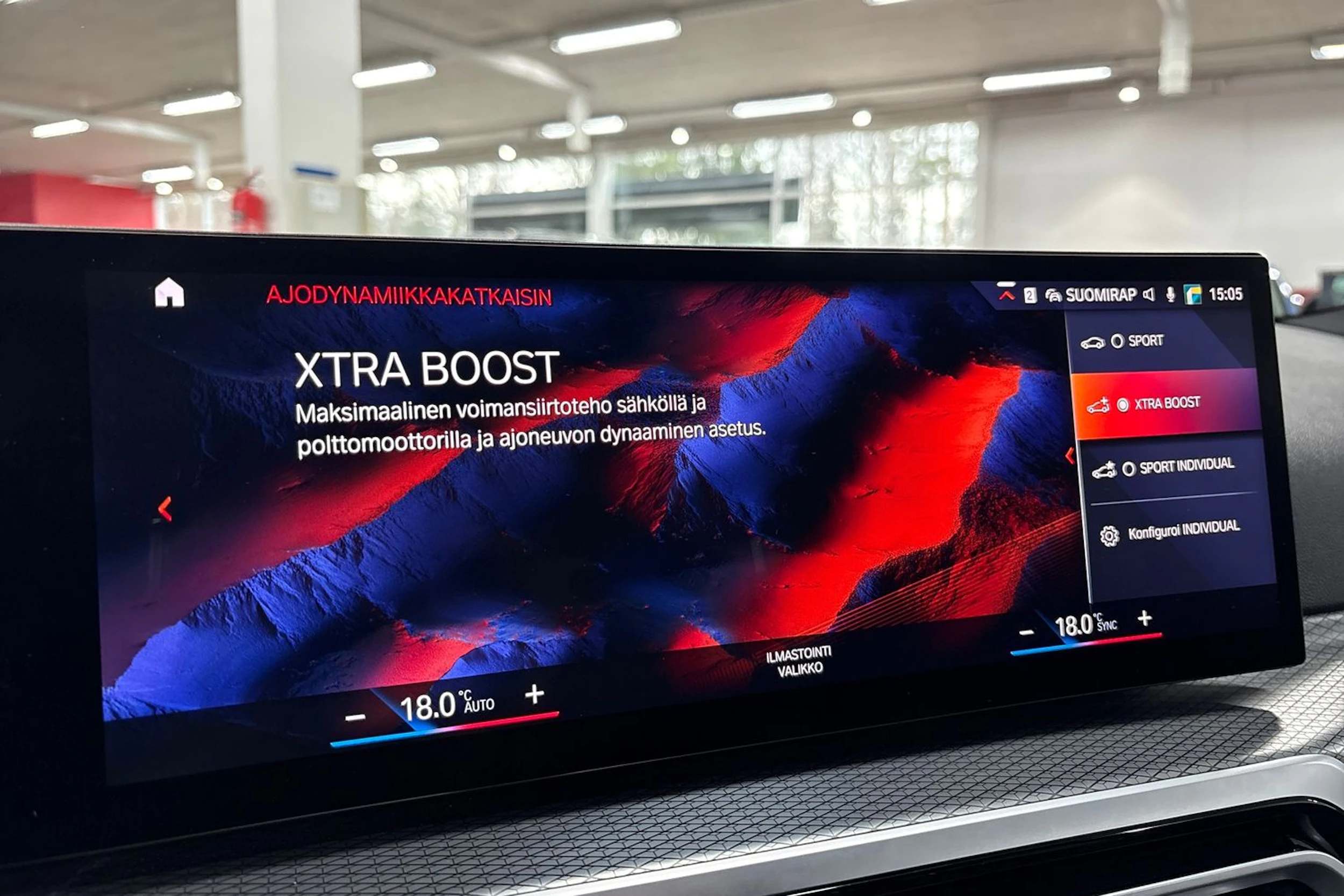 Sininen BMW 330 2023 kuva 15.