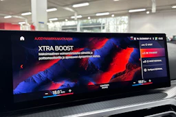 Sininen BMW 330 2023 kuva 15.