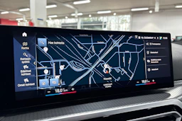 Sininen BMW 330 2023 kuva 17.