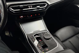 Sininen BMW 330 2023 kuva 19.