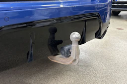 Sininen BMW 330 2023 kuva 24.