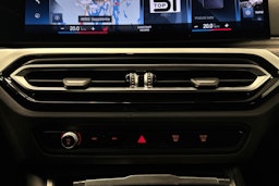 valkoinen BMW 330 2023 kuva 23.