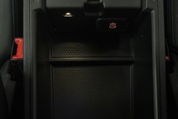 valkoinen BMW 330 2023 kuva 31.