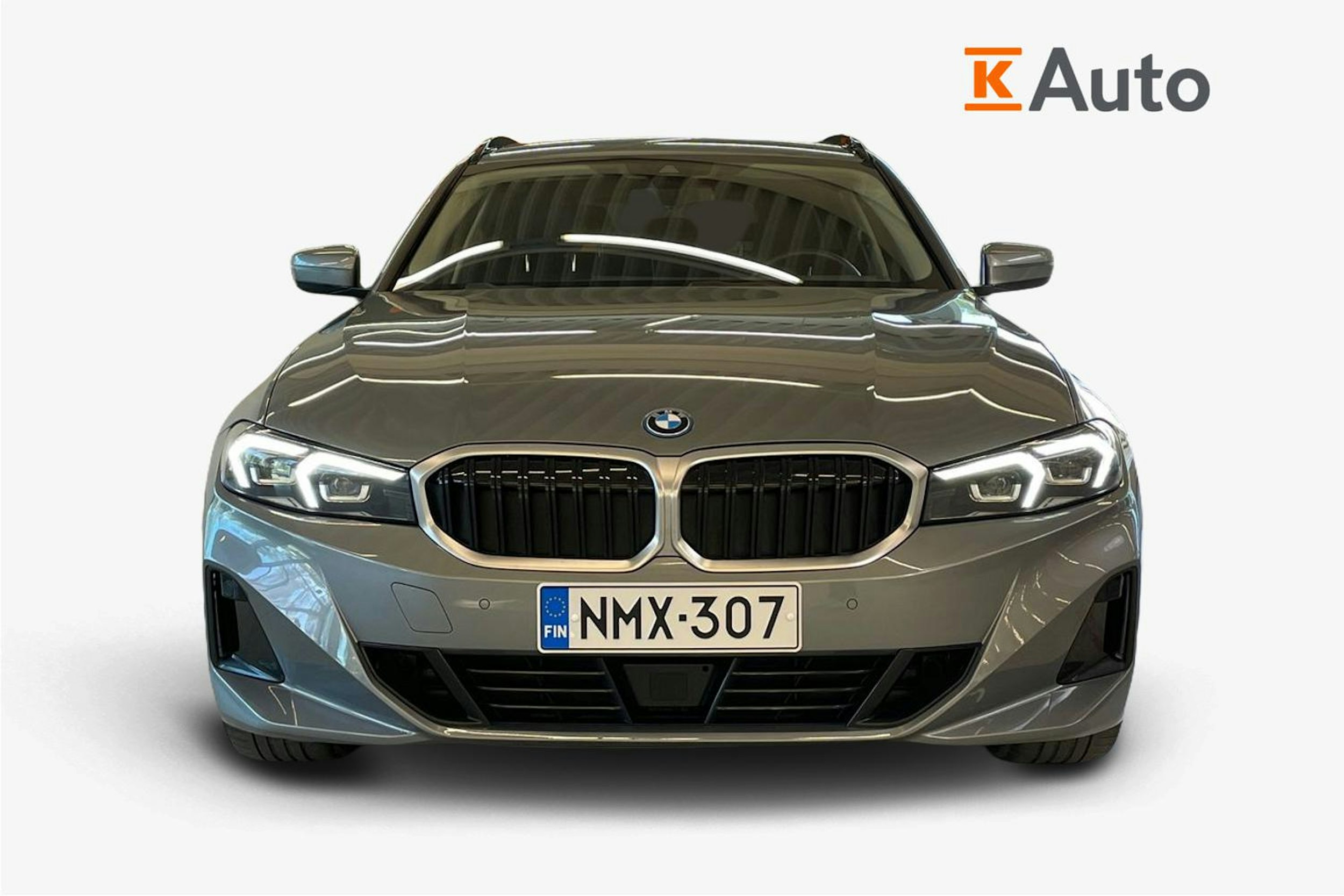 harmaa BMW 330 2023 kuva 5.