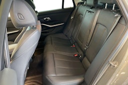 harmaa BMW 330 2023 kuva 10.