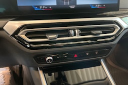 harmaa BMW 330 2023 kuva 18.