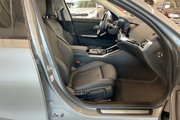 harmaa BMW 330 2023 kuva 22.