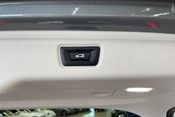 harmaa BMW 330 2023 kuva 25.