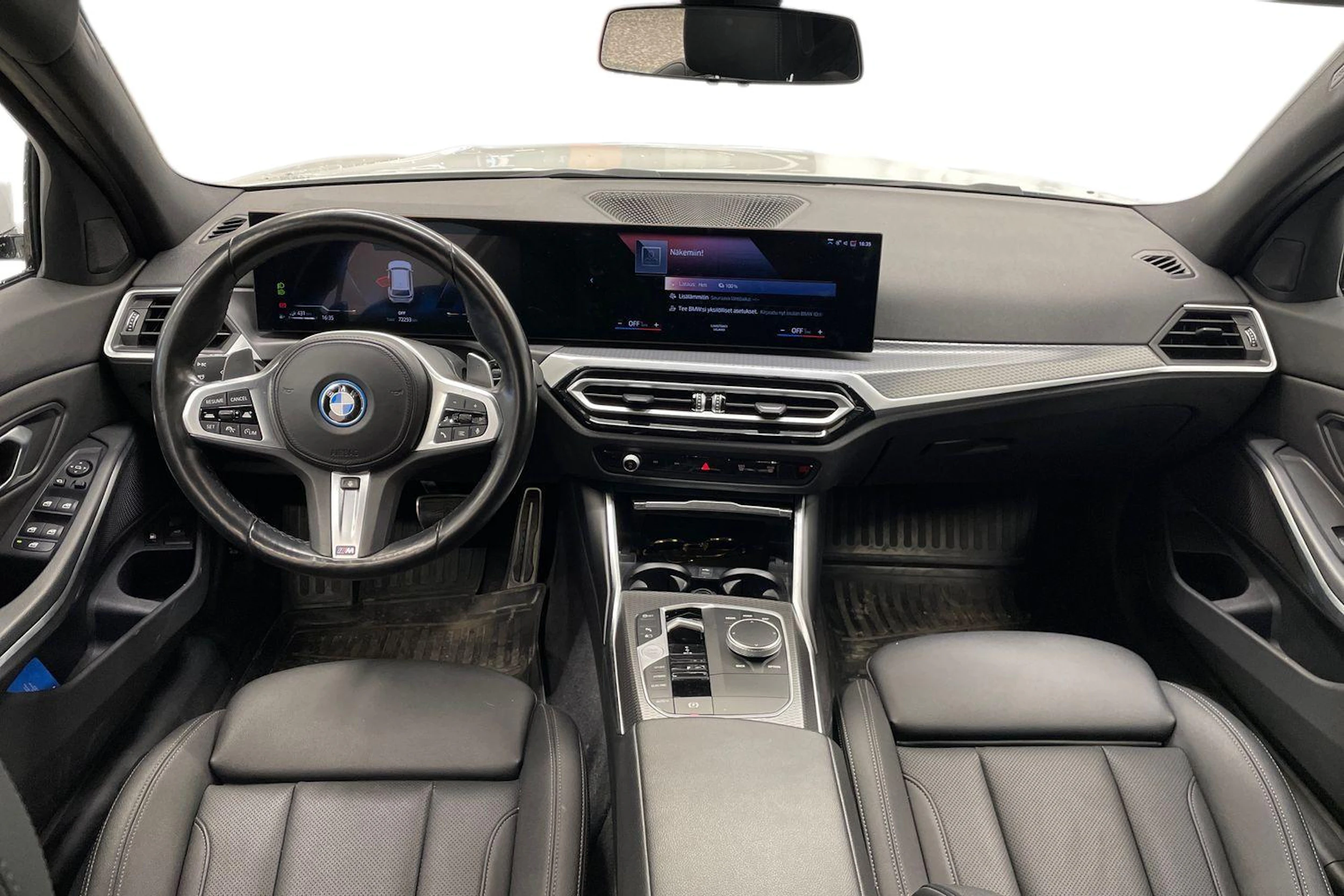 valkoinen BMW 330 2023 kuva 7.