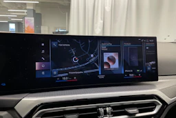 valkoinen BMW 330 2023 kuva 17.