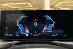 musta BMW 330 2023 kuva 15.