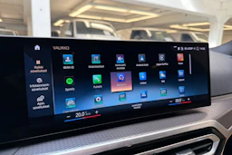 musta BMW 330 2023 kuva 20.