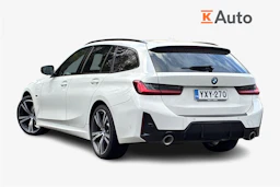 valkoinen BMW 330 2023 kuva 2.