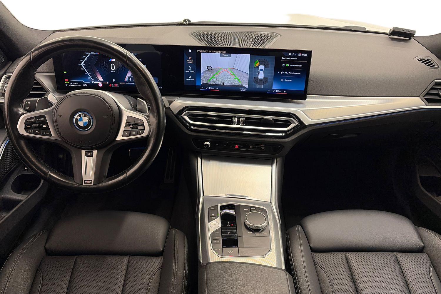 BMW 330 2023, kuva 7/30