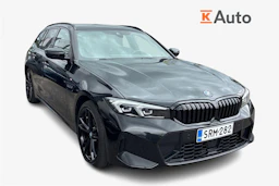 Musta BMW 330 2024 kuva 1.