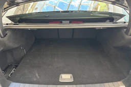 musta BMW 330 2025 kuva 16.