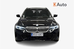 musta BMW 330 2025 kuva 5.