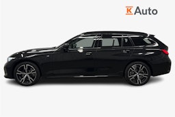 musta BMW 330 2025 kuva 6.