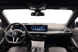 musta BMW 330 2025 kuva 9.